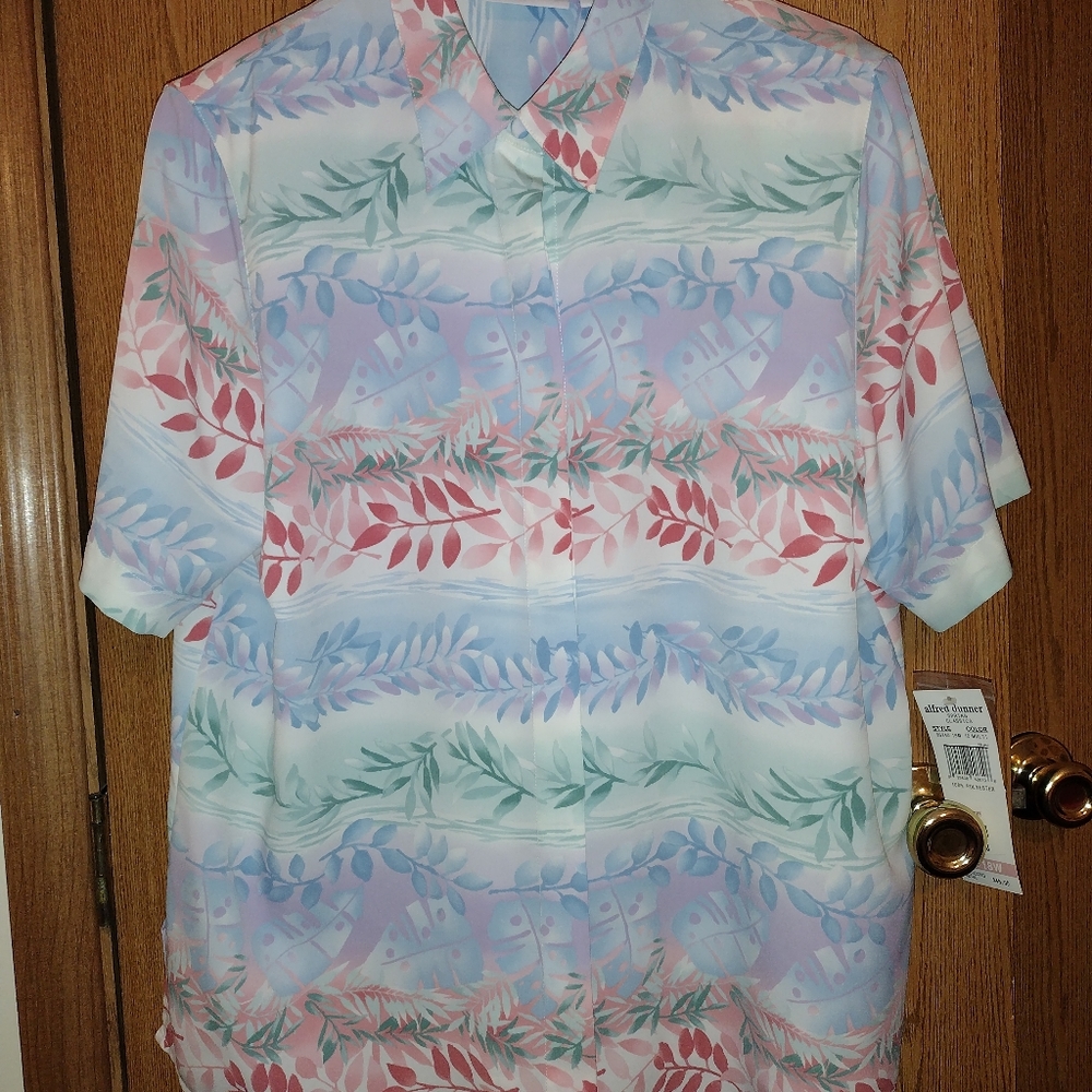 Vintage Alfred Dunner W 18 Pastel V-Neck Short Sl Button Ft Pleat  Vents